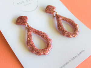 Random Resin - Dusty Pink Frill Dangle