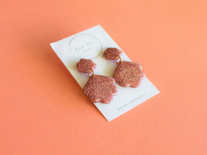 Random Resin - Dusty Pink Glitter Mini Fan-cy Dangle